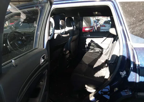 2016 Jeep Grand Cherokee Laredo z USA, uszkodzony, nr VIN 1C4RJFAG9GC414471